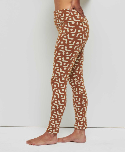 Schwangerschaftsleggings mit geometrischen Blumen in Kamel aus Bio-Baumwolle